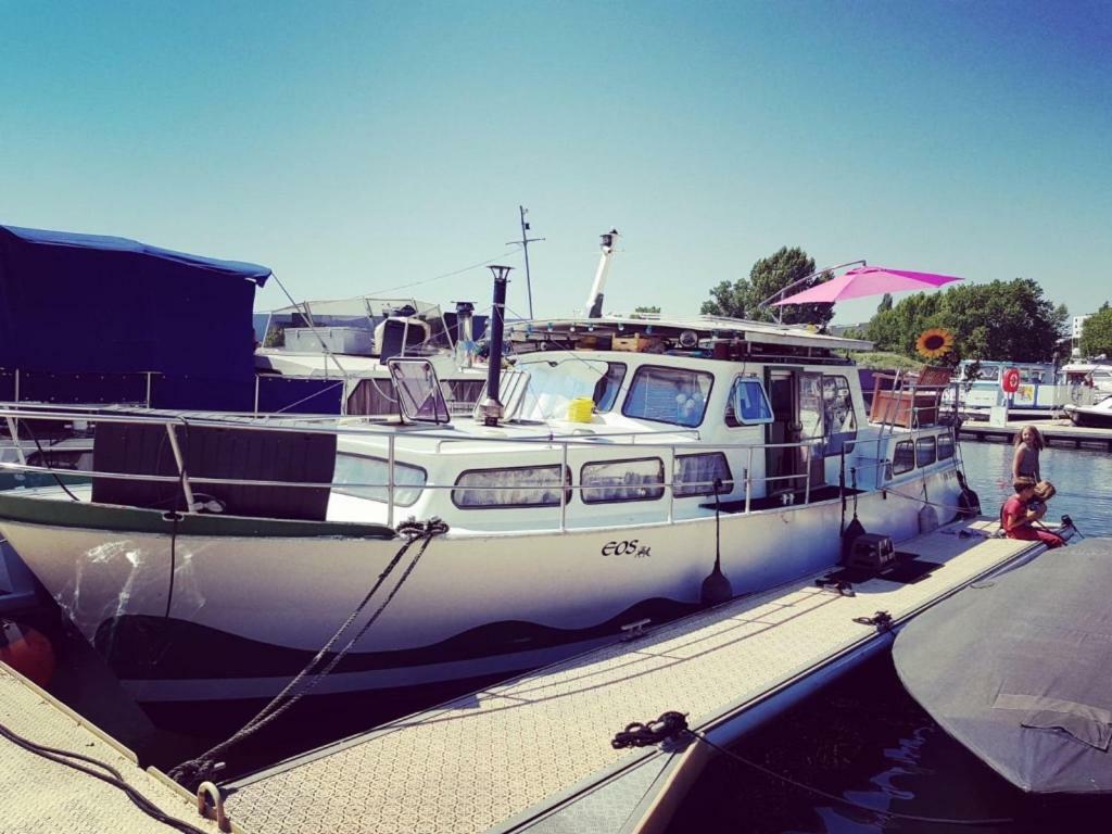 Отель Bateau Eos Страсбург Экстерьер фото